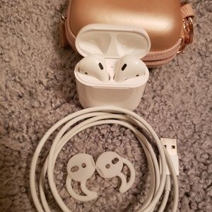Apple Other - Apple Airpods with Additional Carrying Case Apple Other - Apple Airpods with Additional Carrying Case